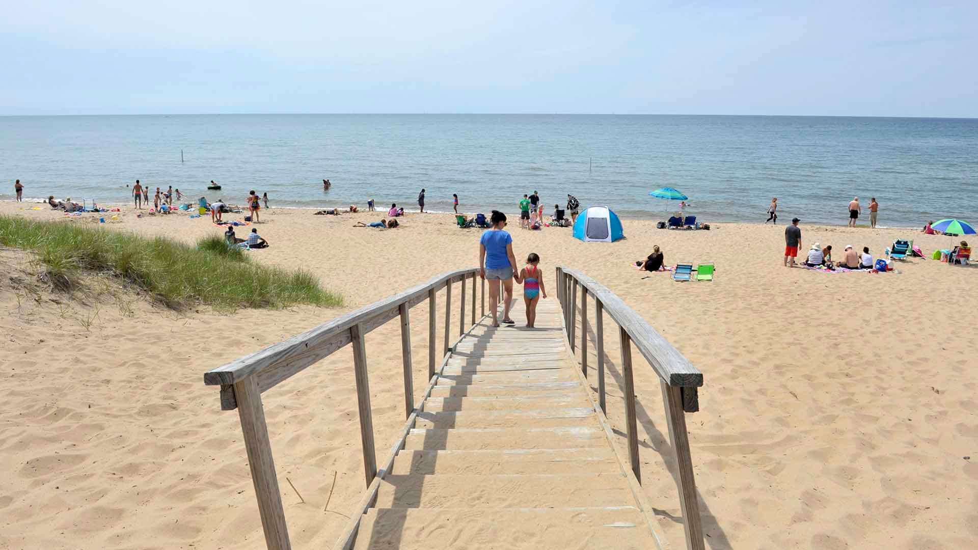 Oval Beach in Saugatuck, Michigan draws crowds, especially in summer.